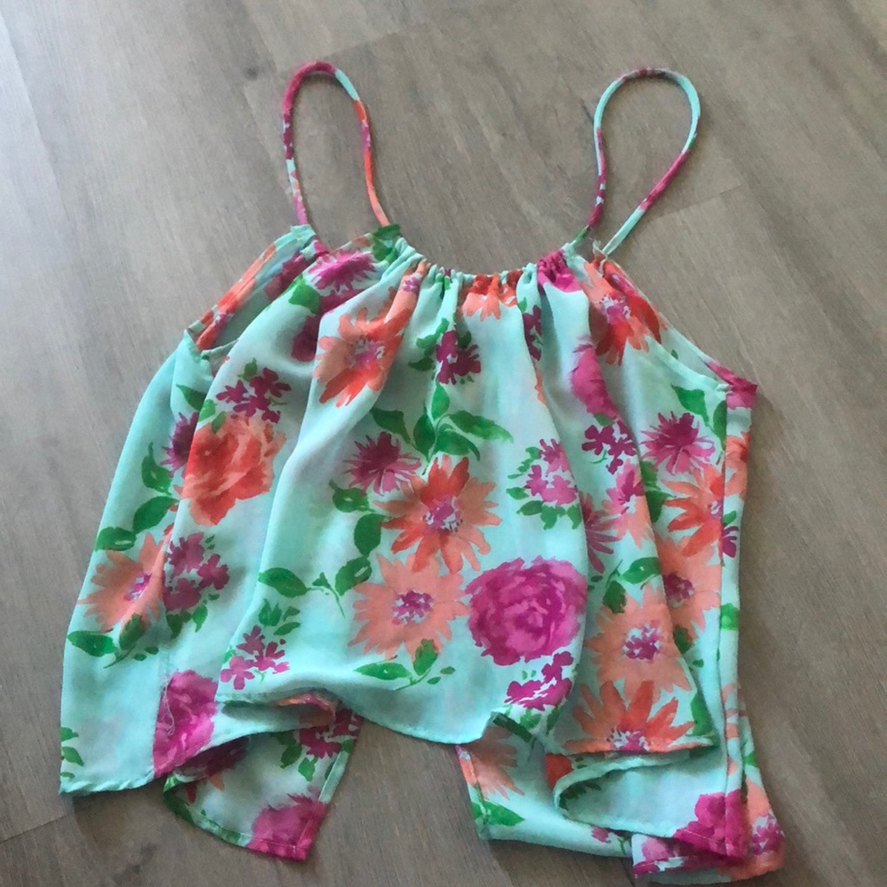 Floral shear adjustable tank